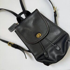 COACH Black Leather Turn Lock Drawstring Daypack Backpack Style 9960 Vintage 90s